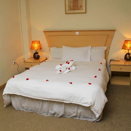 Axum Hotel Addis Екстер'єр фото