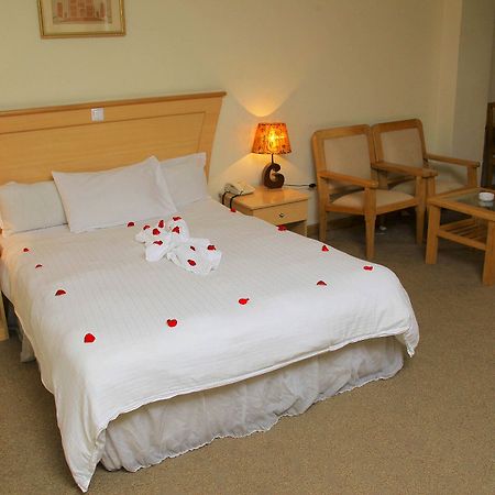 Axum Hotel Addis Екстер'єр фото