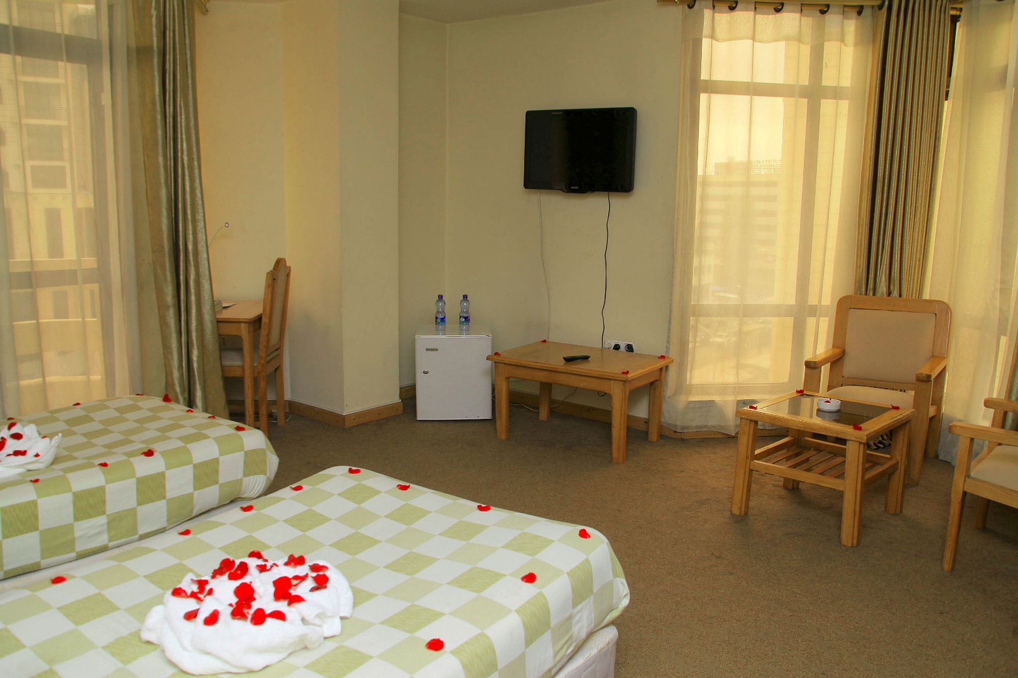 Axum Hotel Addis Екстер'єр фото